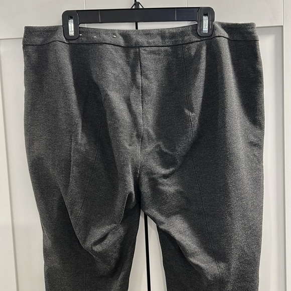 Reitmans grey stretch legging - Picture 4 of 5
